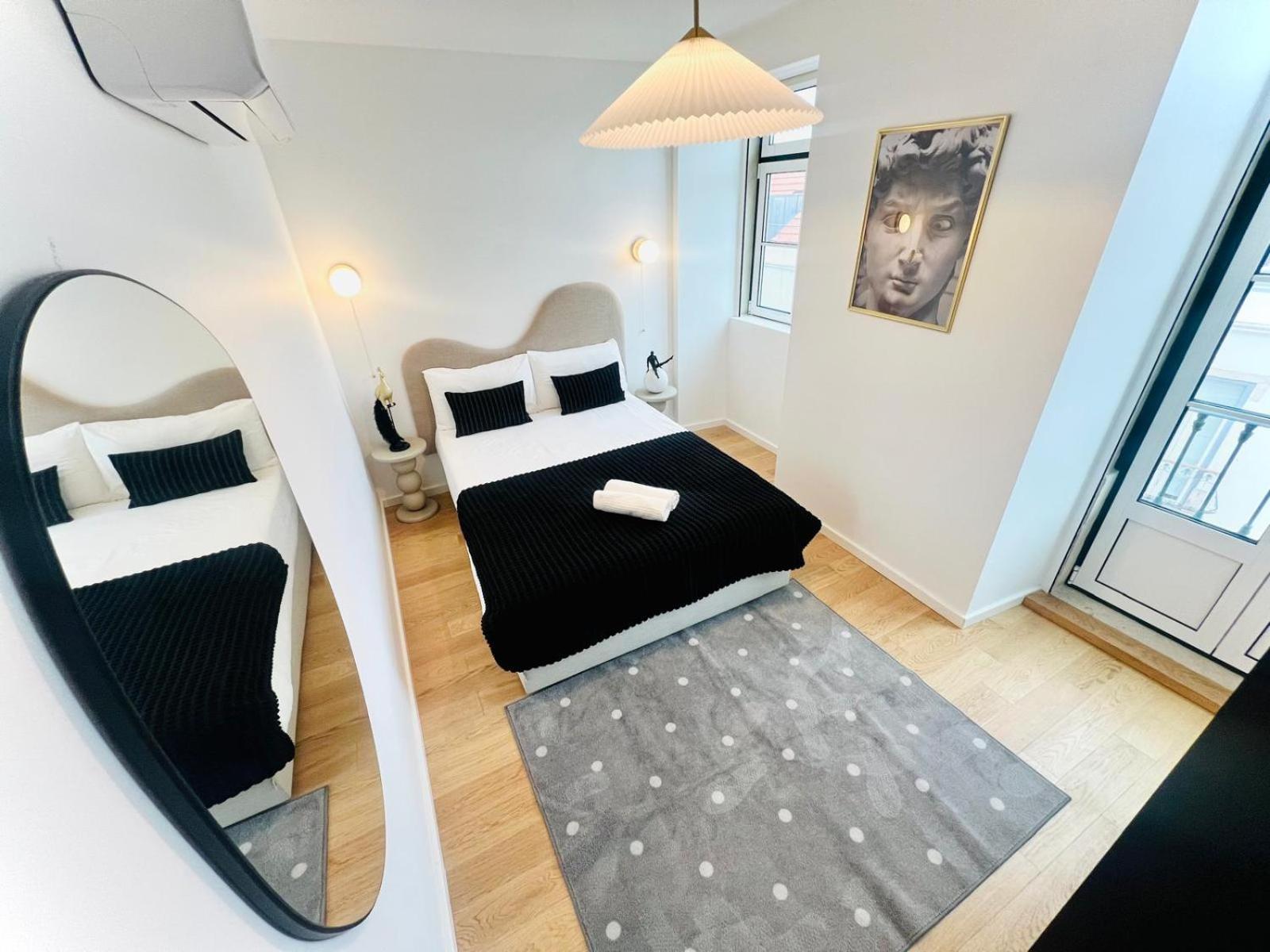 Lisbon Pink House II Beautiful 2 Bedroom Flat In City Center Bagian luar foto