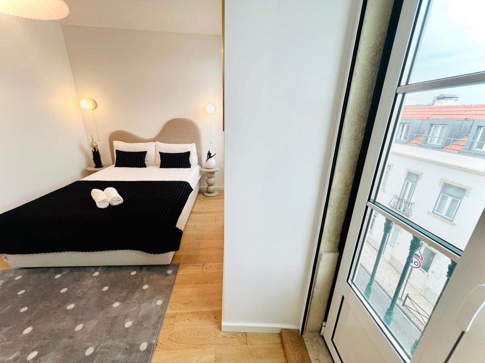Lisbon Pink House II Beautiful 2 Bedroom Flat In City Center Bagian luar foto