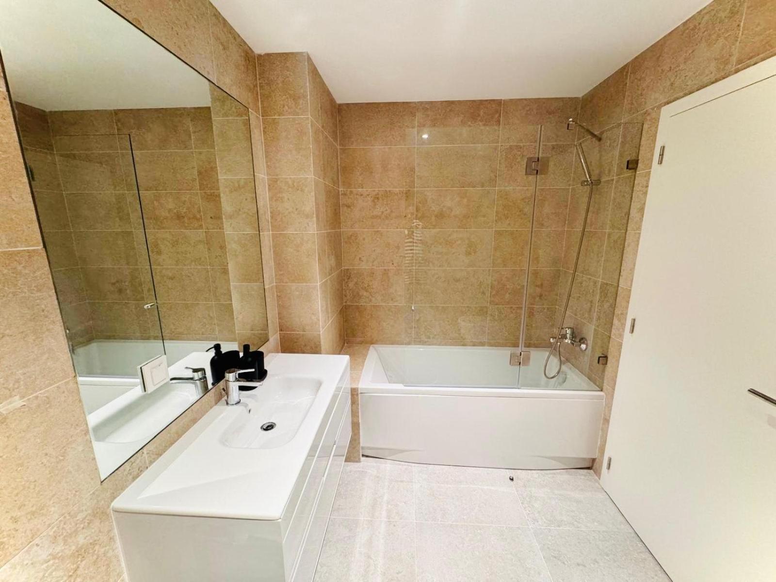 Lisbon Pink House II Beautiful 2 Bedroom Flat In City Center Bagian luar foto