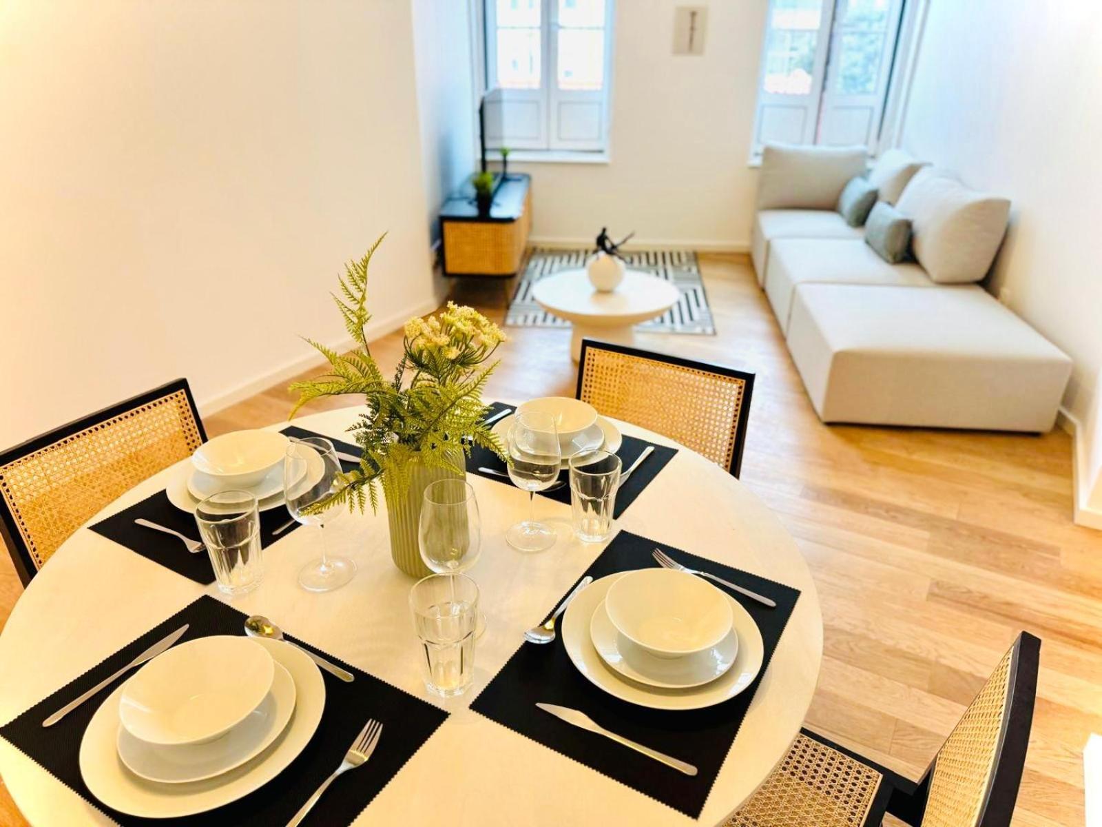 Lisbon Pink House II Beautiful 2 Bedroom Flat In City Center Bagian luar foto