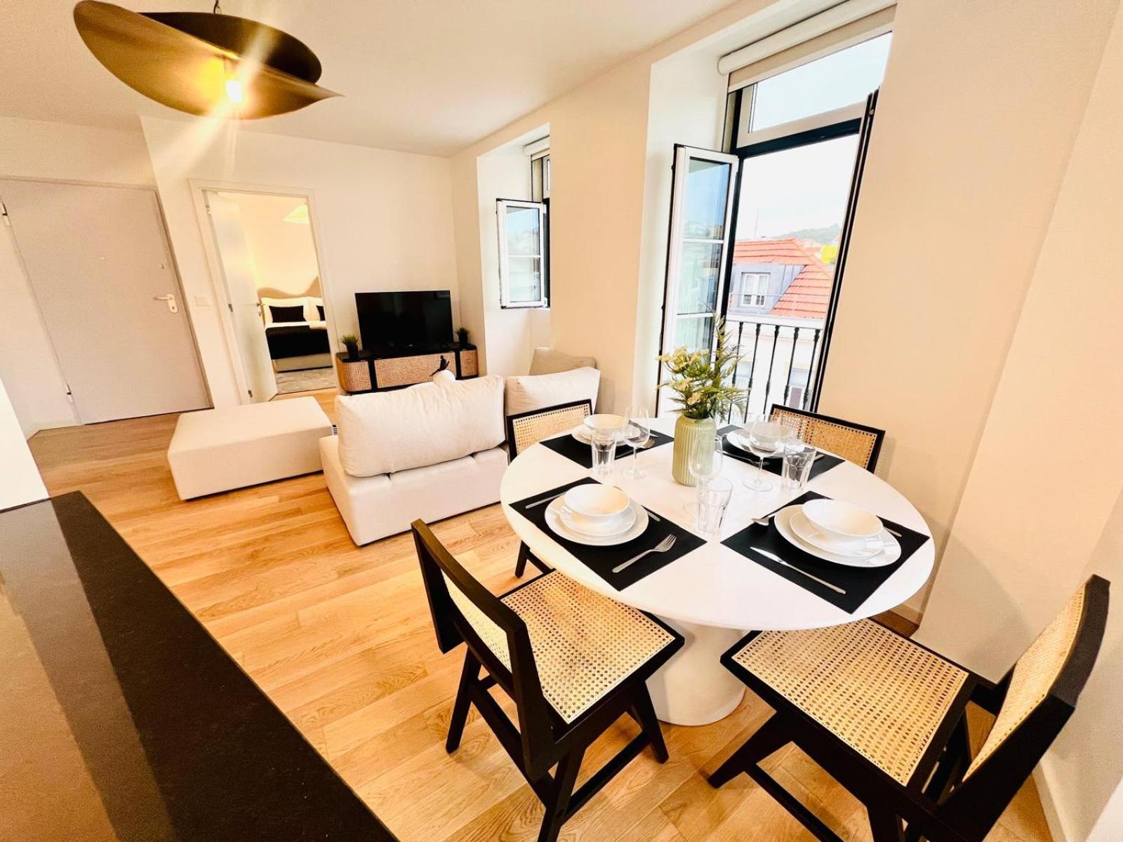 Lisbon Pink House II Beautiful 2 Bedroom Flat In City Center Bagian luar foto