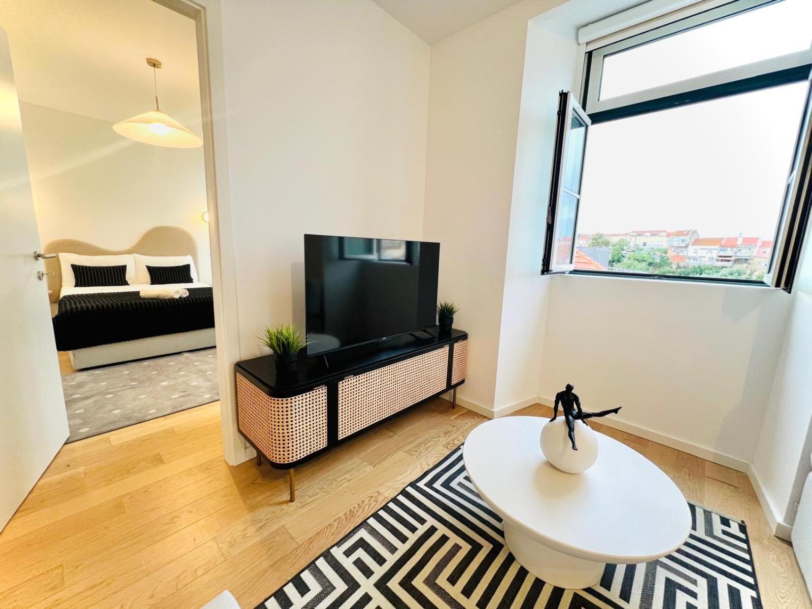 Lisbon Pink House II Beautiful 2 Bedroom Flat In City Center Bagian luar foto