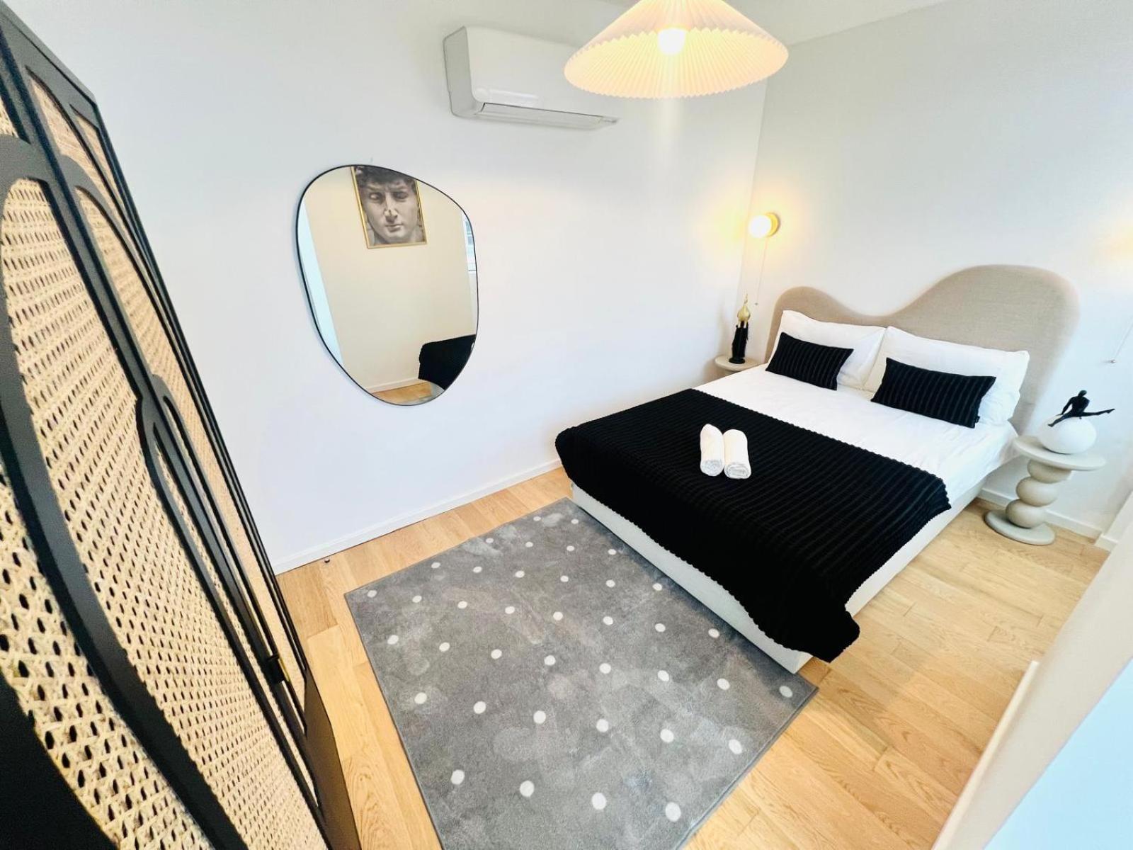 Lisbon Pink House II Beautiful 2 Bedroom Flat In City Center Bagian luar foto